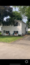 Building Photo - 128 Sunnyside St