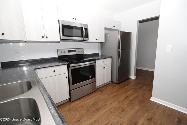 Foto del edificio - 440 Mercury Ave SE