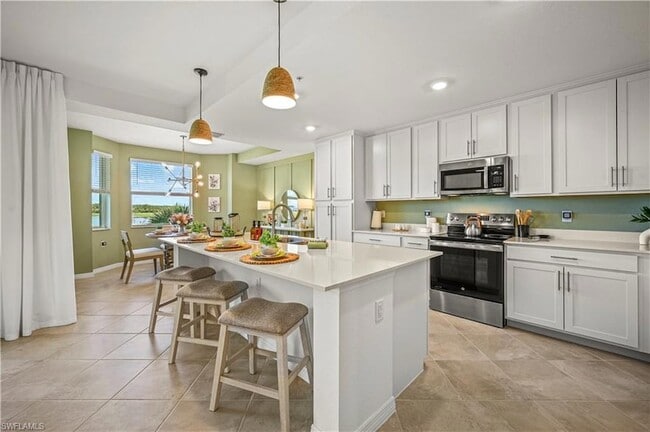 Building Photo - 15285 Green Acres Blvd