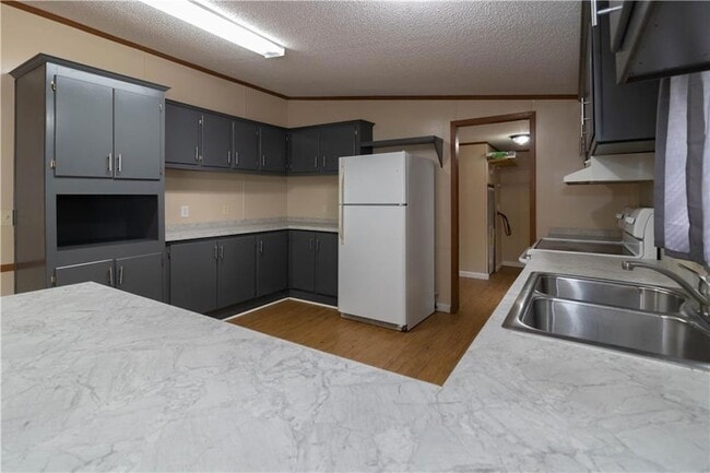 Building Photo - 400 Jefferson Dr