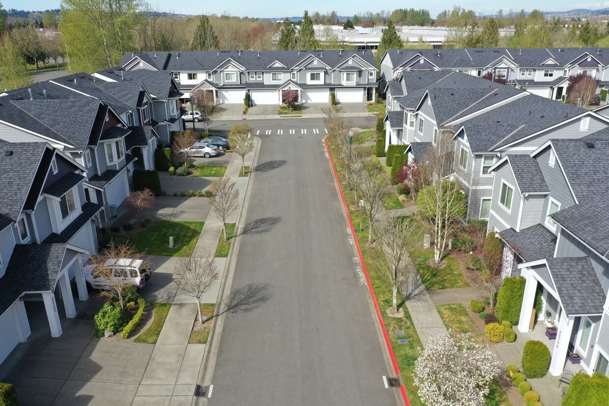 Foto del edificio - Watertree Place Townhomes