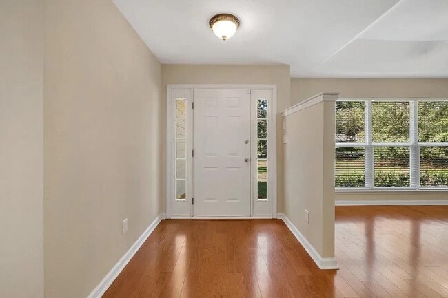 Foto del edificio - 7785 Briarcreek Rd N