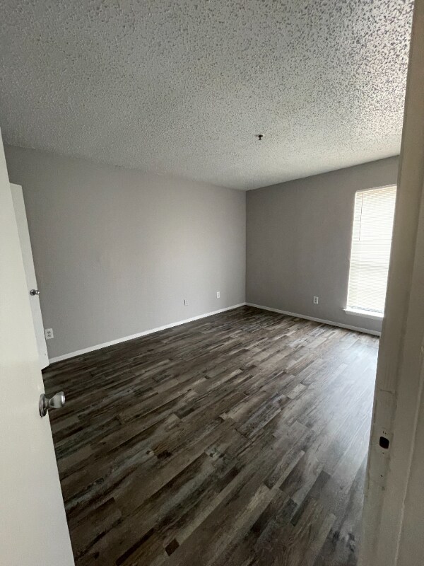 Foto del edificio - 3707 McNeil St