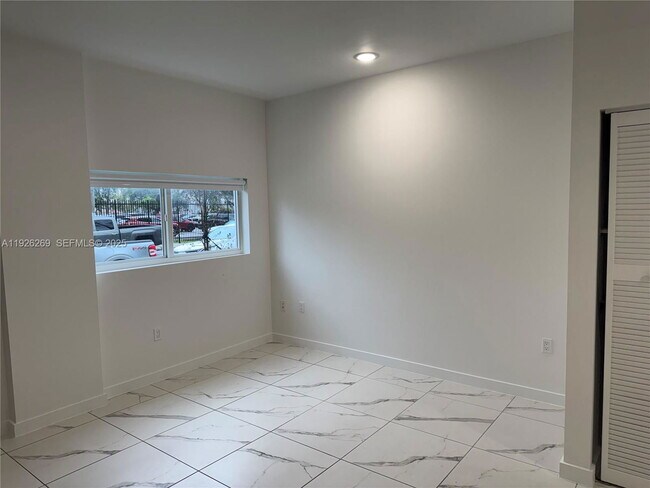 Foto del edificio - 420 SW 7th Ave