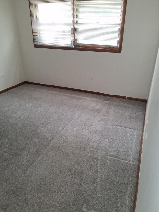 Foto del edificio - 8854 N Chester Ave