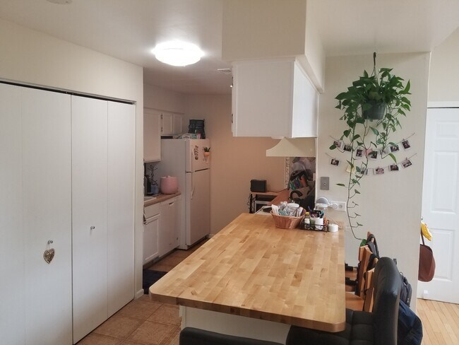 Foto del edificio - 1422 E Wyndham Cir