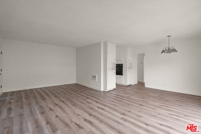 Building Photo - 10653 Holman Ave