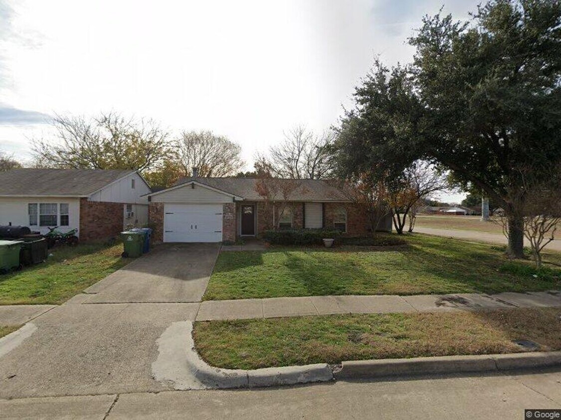 Foto principal - Spacious 3-Bedroom Home in The Colony – Av...