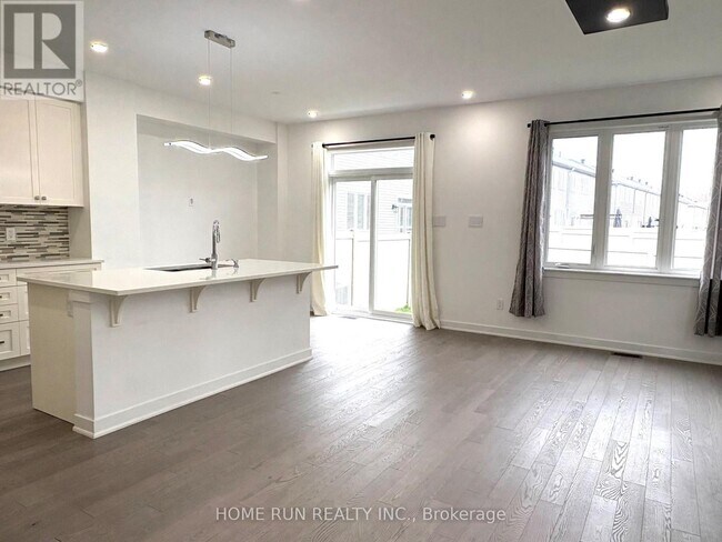 Building Photo - 360 MELODIE STREET