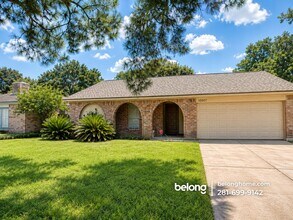 Building Photo - 10007 Rippling Fields Dr