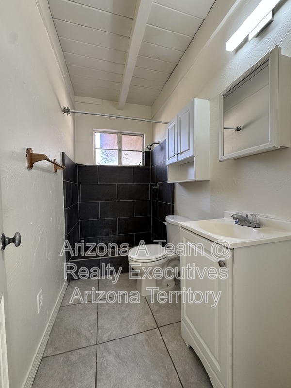 Foto del edificio - 2631 N Fontana Ave