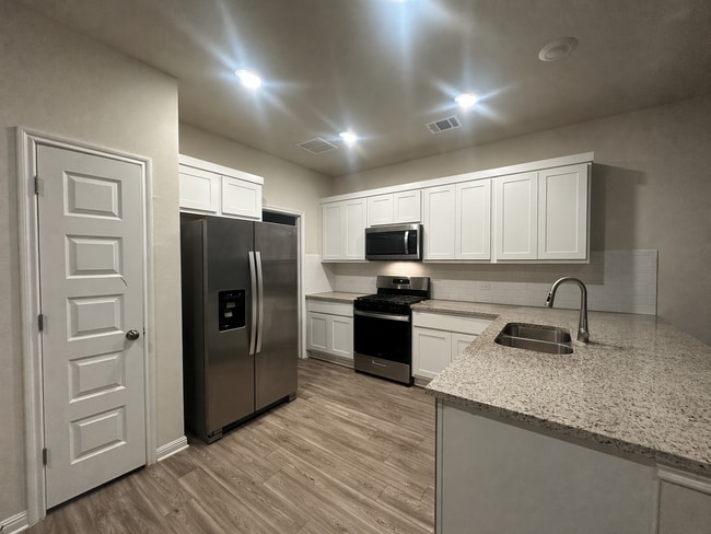 Building Photo - AVAILABLE NOW; APPLY AT OUR WEBSITE TODAY!!