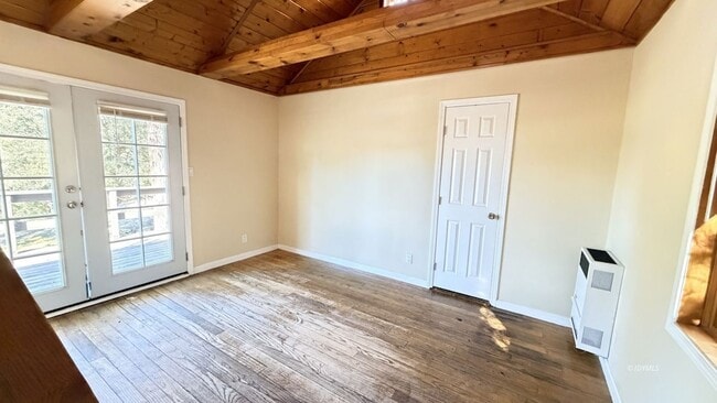 Building Photo - 25065 Laurel Trail