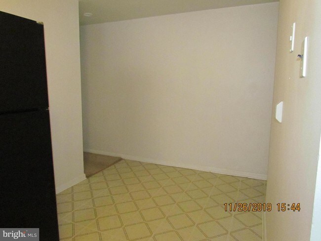 Building Photo - 210 N Sylvania Ave