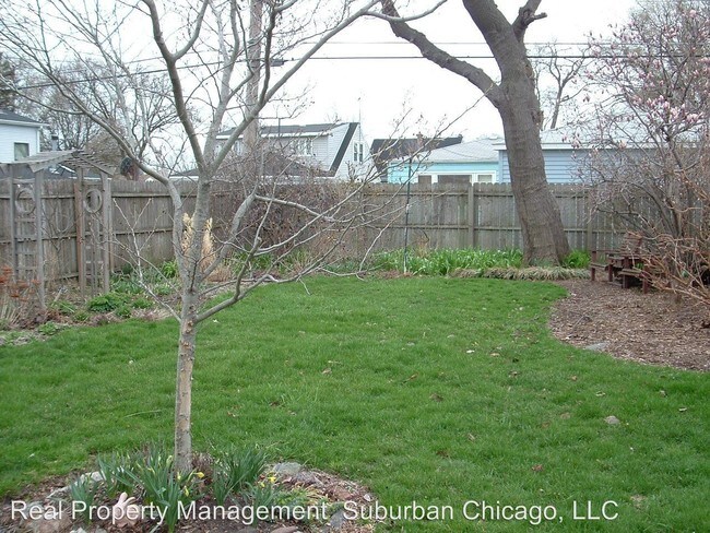 Building Photo - 3 br, 2.5 bath House - 459 N Wolf Road
