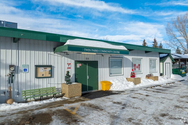 Twin Parks Community Centre - Maple Oak Ridge