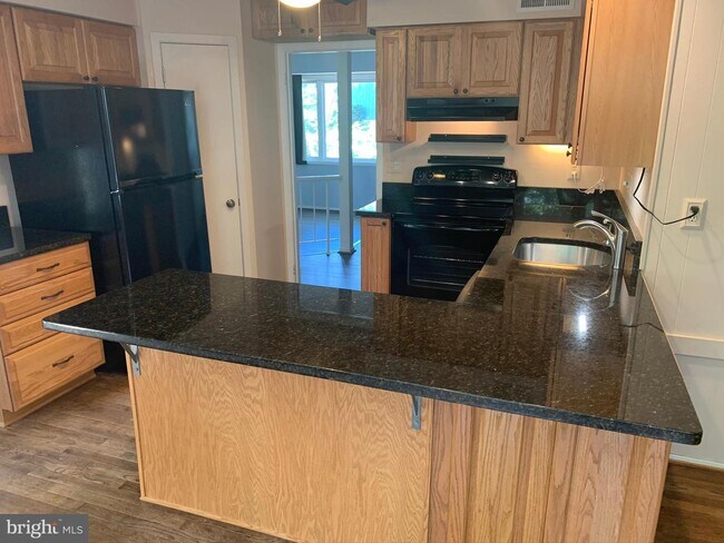 Foto del edificio - 4413 Pleasant Valley Rd