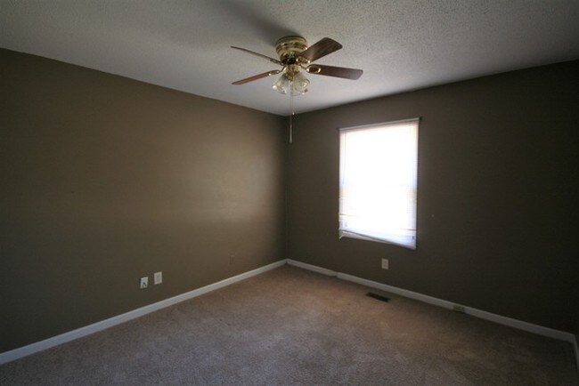 Foto del edificio - 571 Sheridan Forest Rd