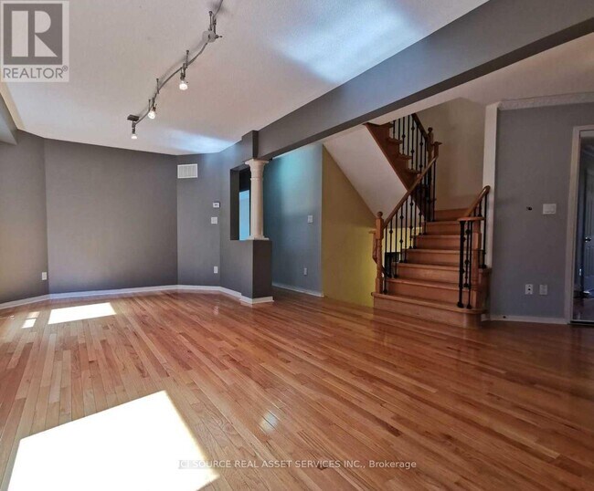 Building Photo - 8 Maffey Crescent