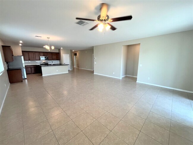 Building Photo - 17816 W Daley Ln
