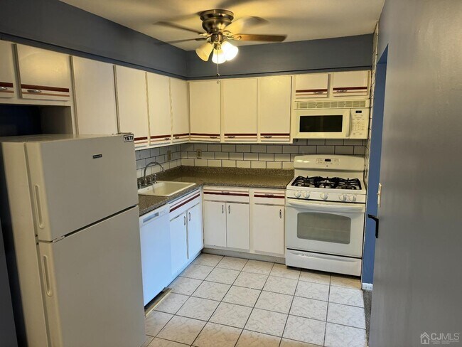 Foto del edificio - 323 Cricket Ln