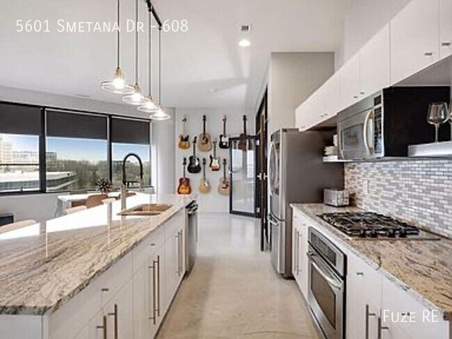 Foto del edificio - 5601 Smetana Dr