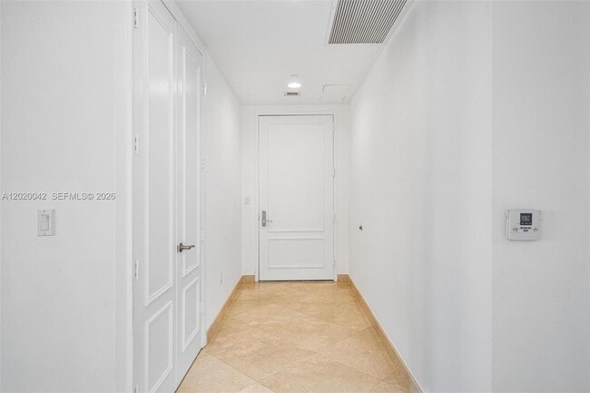 Foto del edificio - 16001 Collins Ave