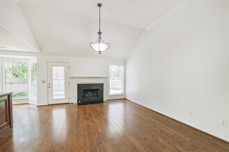Building Photo - 43 E Trillium Cir