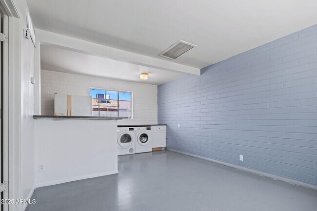 Foto del edificio - 1102 S Stratton Ln