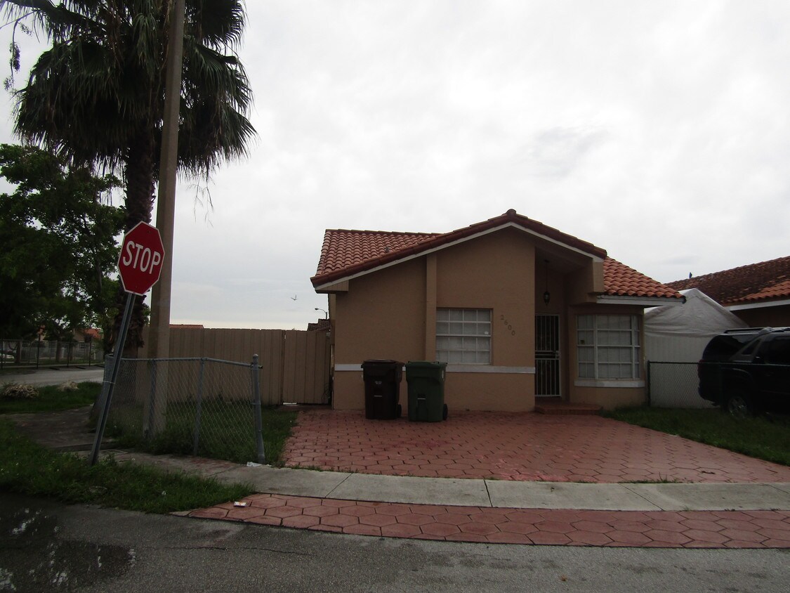2600 W 74th Terrace, Hialeah, FL 33016 House Rental in Hialeah, FL
