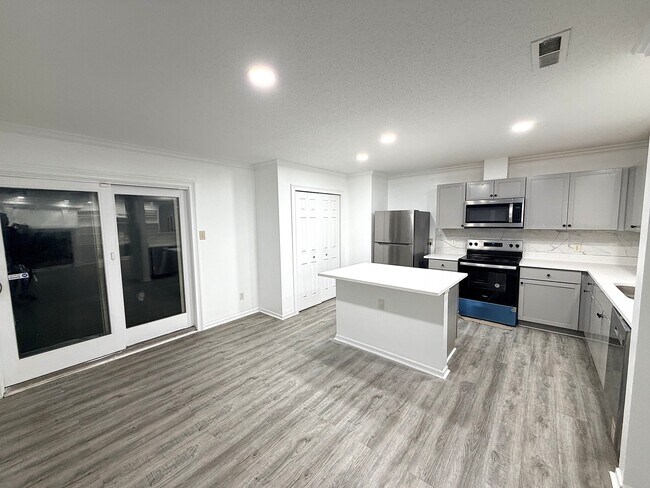 Foto del edificio - 10882 Emery Dr