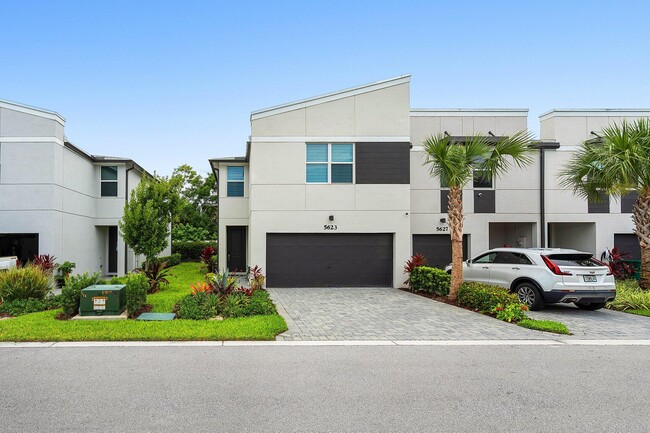 Building Photo - 5623 Enclave Dr