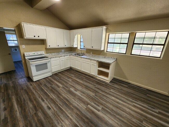 Foto del edificio - 902 W 14th St