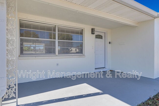 Foto del edificio - 3233 Finch Dr