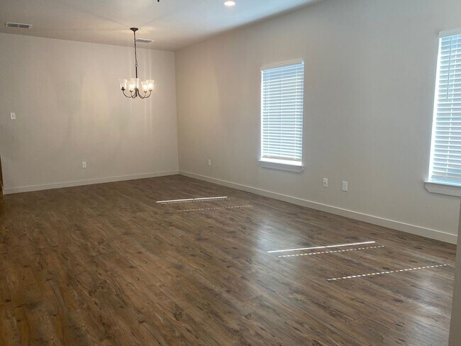 Foto del edificio - 13309 Vernon Ave