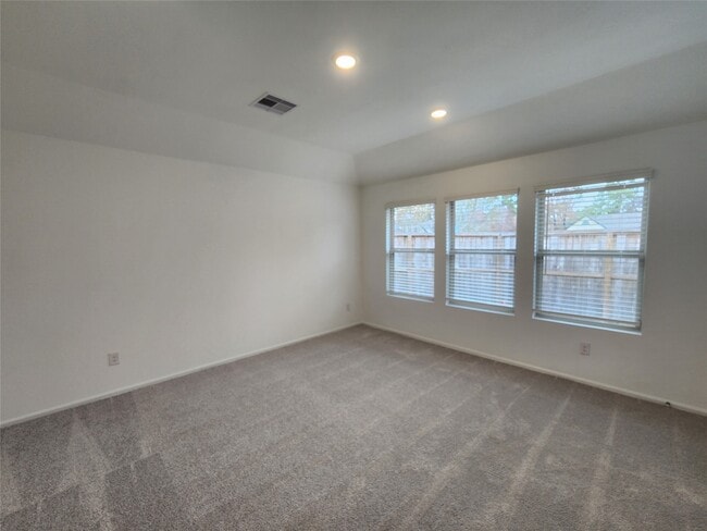 Building Photo - 1954 Ballesteros St