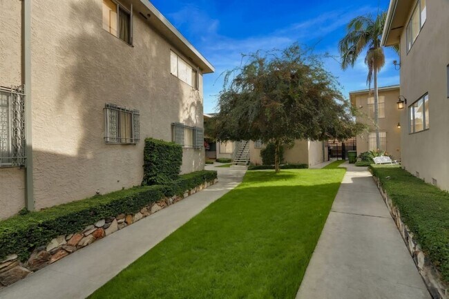 Foto del edificio - 3874 Potomac Ave