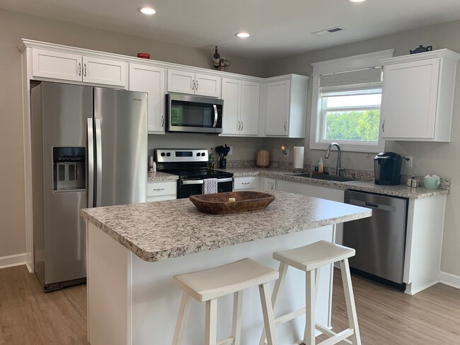 Building Photo - 3 Bedroom 2 Bath Home in Coinjock availabl...