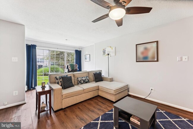 Foto del edificio - 12102 Greenwood Ct
