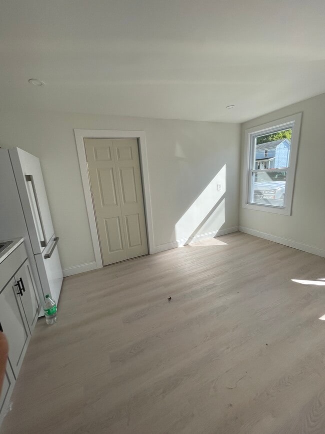 Kitchen/Livingroom. - 55 Franklin Ave