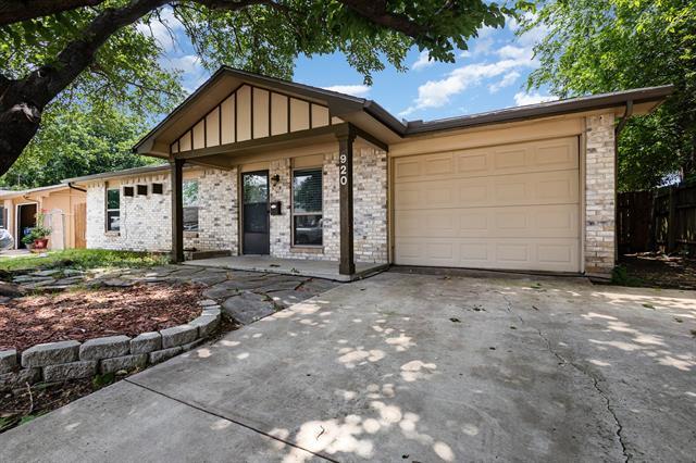Building Photo - 920 Ashwood Dr