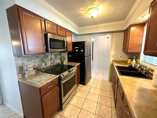 Building Photo - 5210 Lima Pl