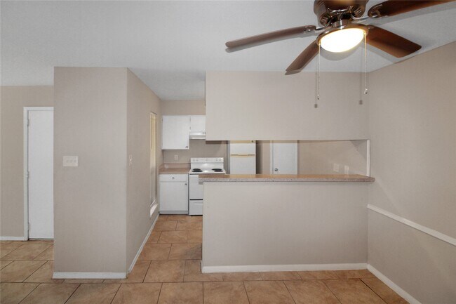 Foto del edificio - 16303 Lyons School Rd