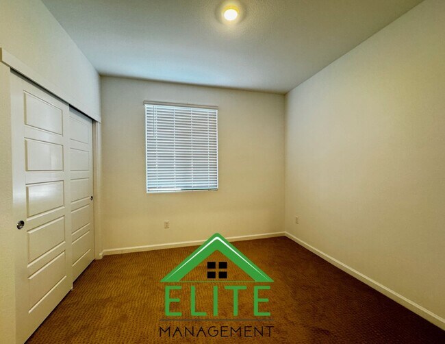Foto del edificio - 8785 Oldfield Wy