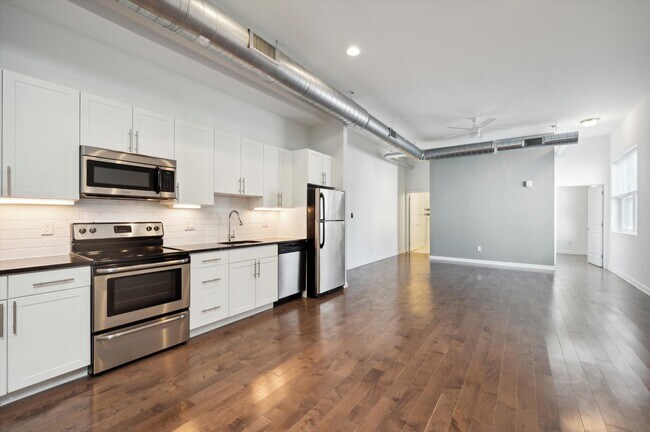 Building Photo - 708 Chestnut St