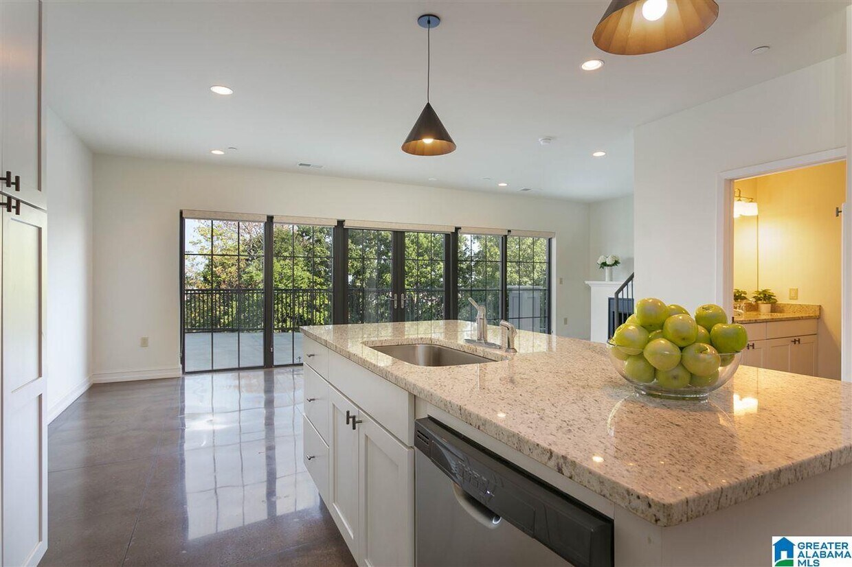 2205 16th Ave S Unit C, Birmingham, AL 35205 Condo for Rent in