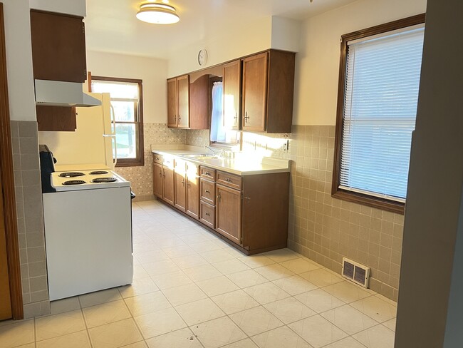 Building Photo - 2300 Burr Oak Ave