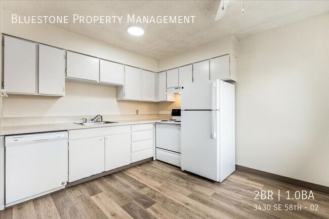 Foto del edificio - 3430 SE 58th-02