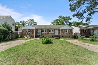 Building Photo - 9243 Chelsea Ave