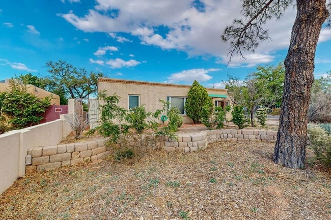 Building Photo - 1314SF Ridgecrest Brick 2 Bedroom  1 Bath ...